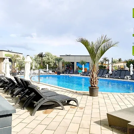 Calypso N Pool Alezzi Beach Apartment Năvodari