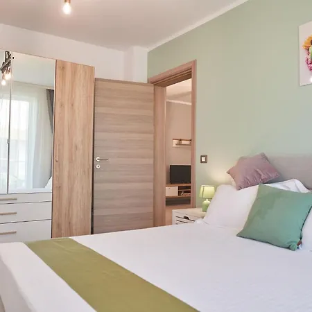 Calypso N Pool Alezzi Beach Apartment